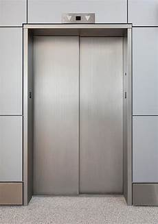 Rale Paint Elevator Doors